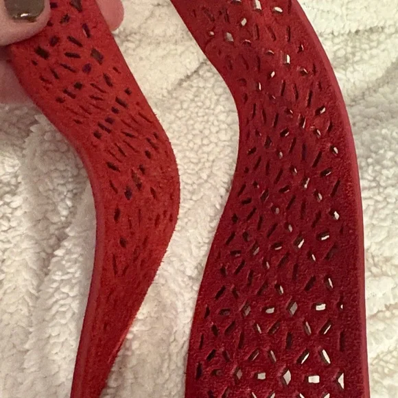 Anthropologie Red Rouge Suede Laser Cut Belt NWT Size Small  display picture 1